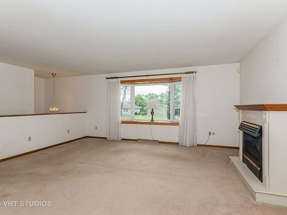4th image of 1832 Lincoln Ave