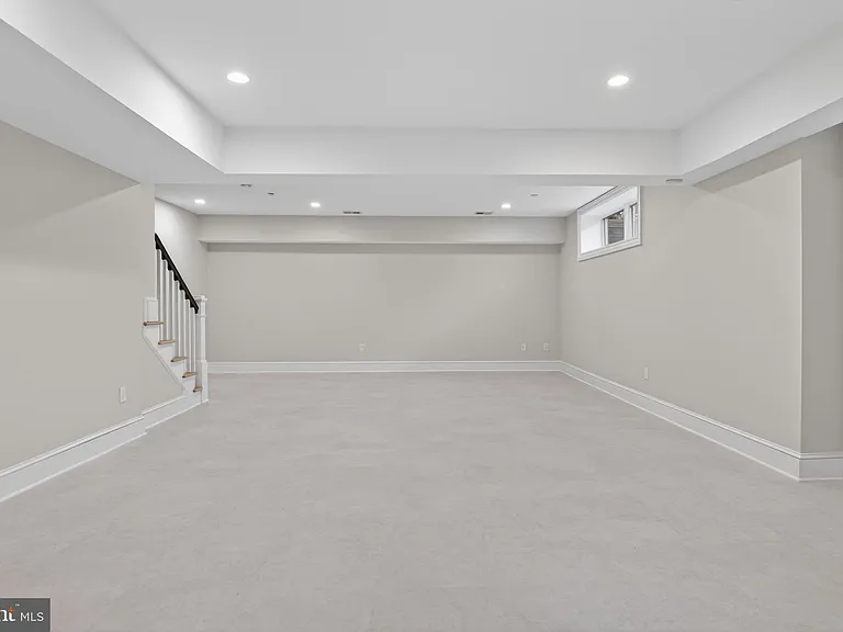 5718 Huntington Pkwy — Photo 69
