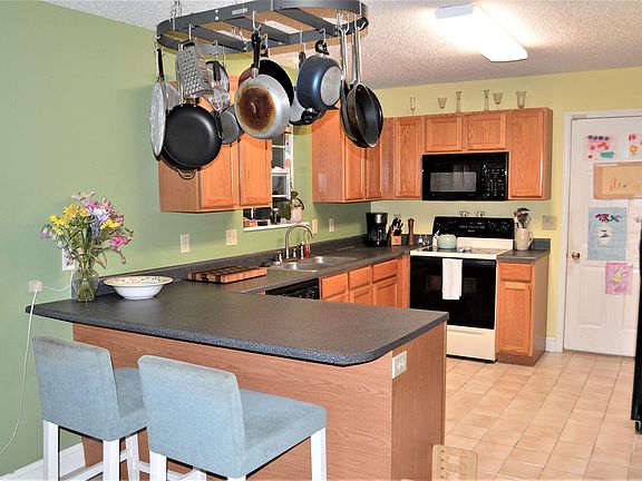 5th image of 2260 S Sweetbriar Cir
