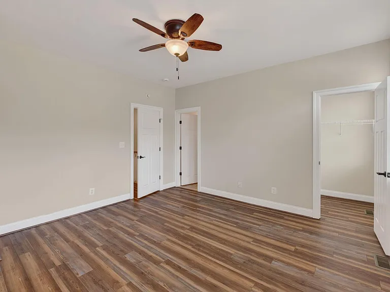 2942 Templehof Ct — Photo 37