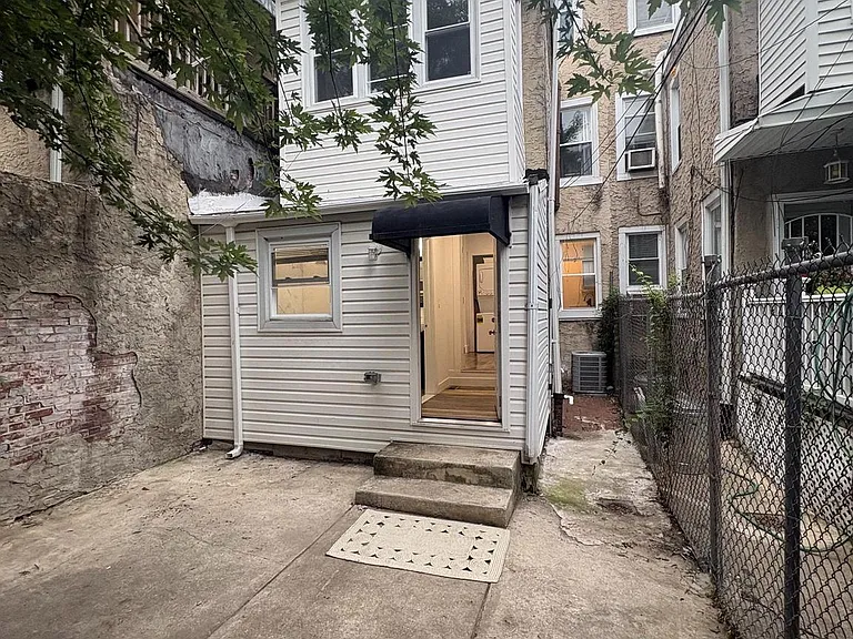 4148 Parrish St #1 — Photo 11