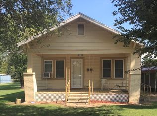 910 N 5th St, Okemah, OK 74859