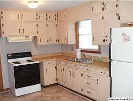 2nd image of 1400 Thompson Cir