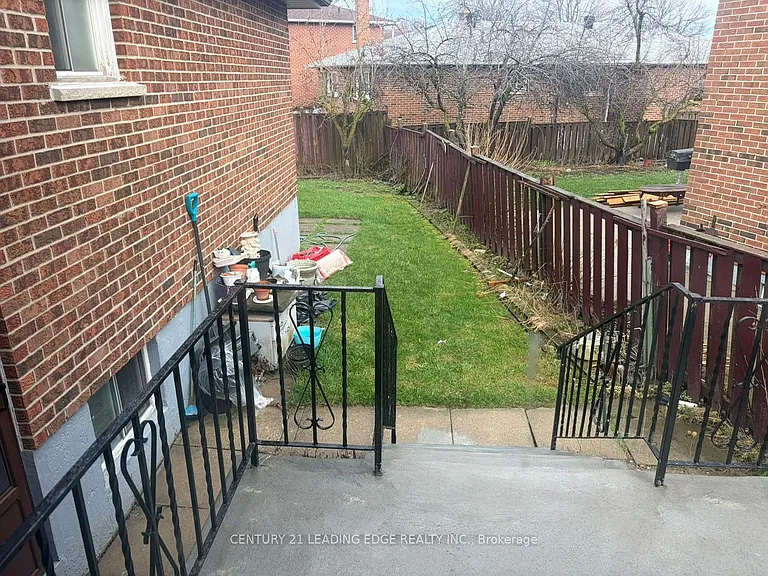 127 Risebrough Circuit — Photo 26