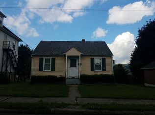 1550 Burkhardt St, Hellertown, PA 18055