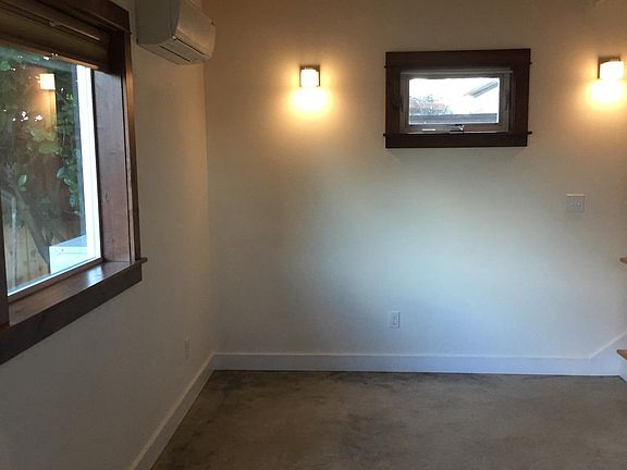 Living/dining area