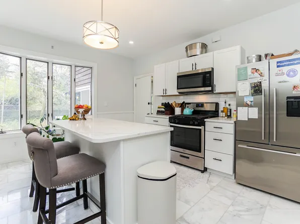 51 Main St #2, Somerville, MA 02145