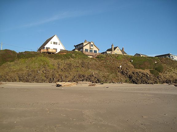 3rd image of 315 SW Ebb Ave