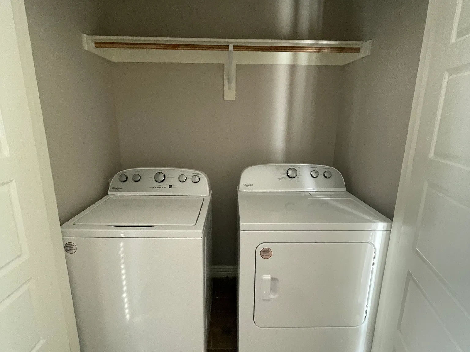2 bed, 2.5 bath, 1153 sqft, $1,450 — Photo 2