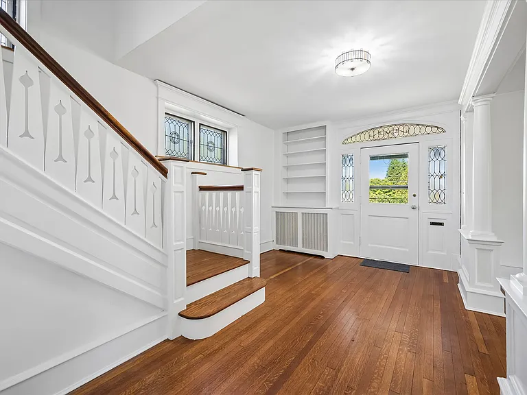 416 E Athens Ave — Photo 10