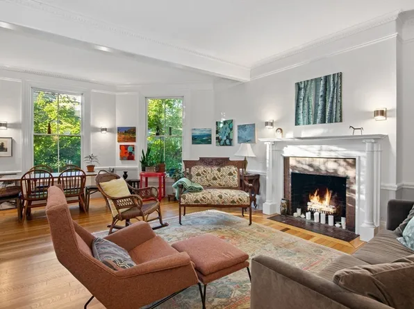 36 Alveston St, Jamaica Plain, MA 02130