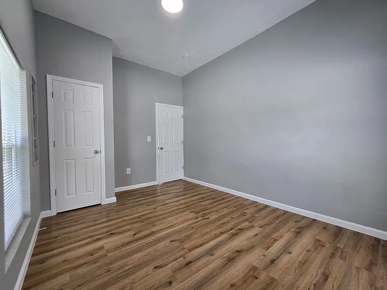 1636 N Sherman Ave — Photo 17