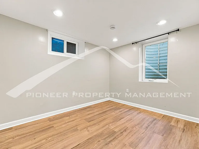 3270 Newport St — Photo 17