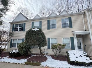 15 Hanover Sq #C, Middlesex, NJ 08846