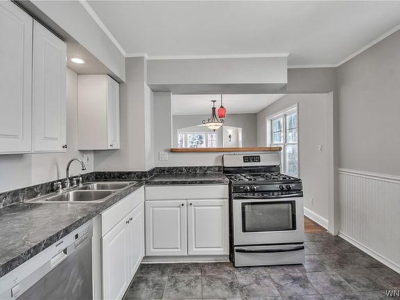 5th image of 95 Riverview Pl