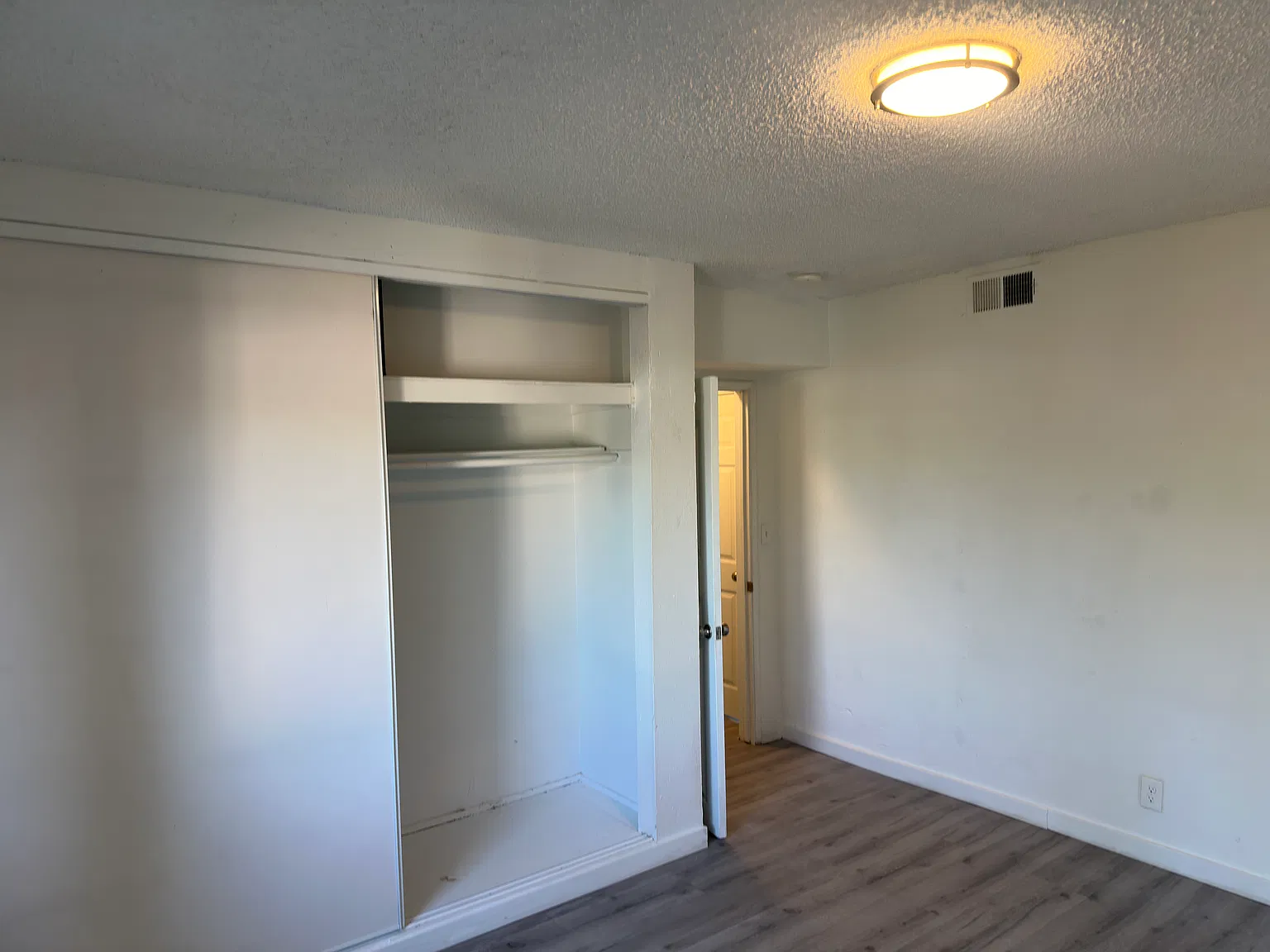 1 bed, 700 sqft, $1,795 — Photo 4