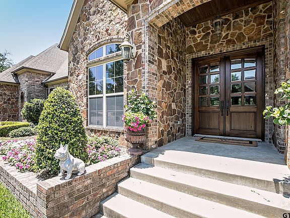 3rd image of 2115 Dueling Oaks Dr