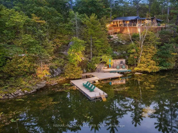 2712 Channel View Ln, Selwyn, ON K0L 2H0