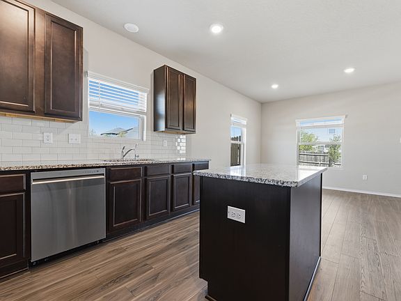 4th image of 186 Porcupine Ln