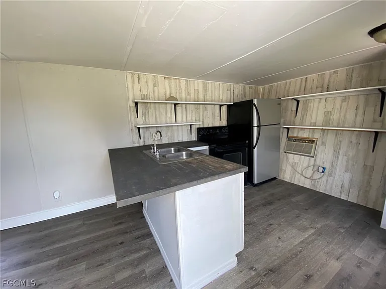 8086 Heck Dr #6 — Photo 9
