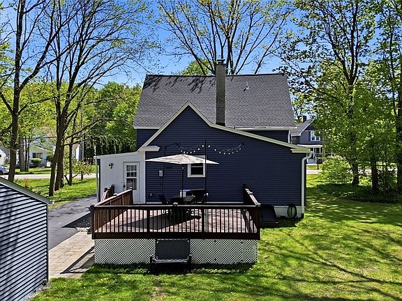 2nd image of 6618 Versailles Rd