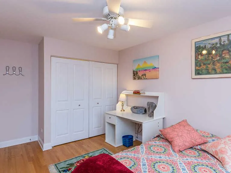4113 N Southport Ave — Photo 31