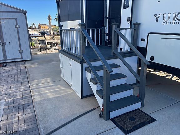 2nd image of 835 Canary Way #131