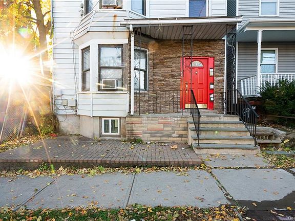 4th image of 69 Robinson Ave