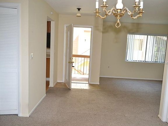 5th image of 510 Mistletoe Ct APT C