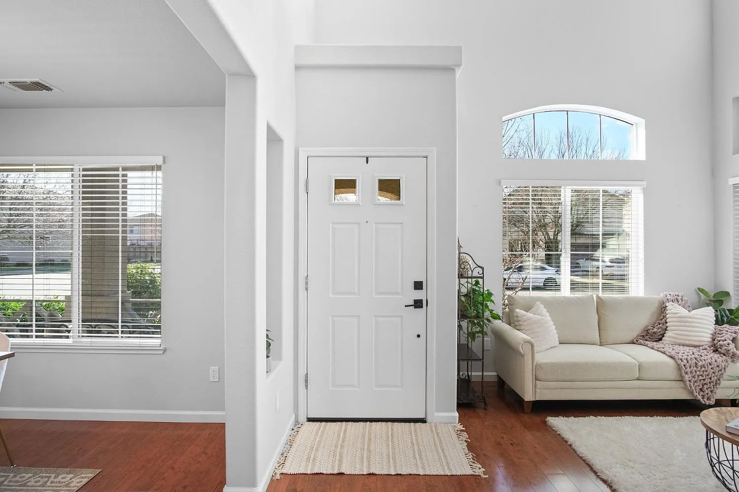 3 bed, 1800 sqft, $2,900 — Photo 3