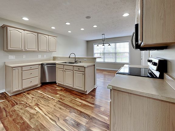 4th image of 1374 N Salem Ct