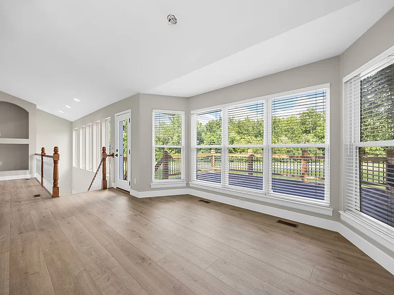 8050 Knights Crossing Dr — Photo 26