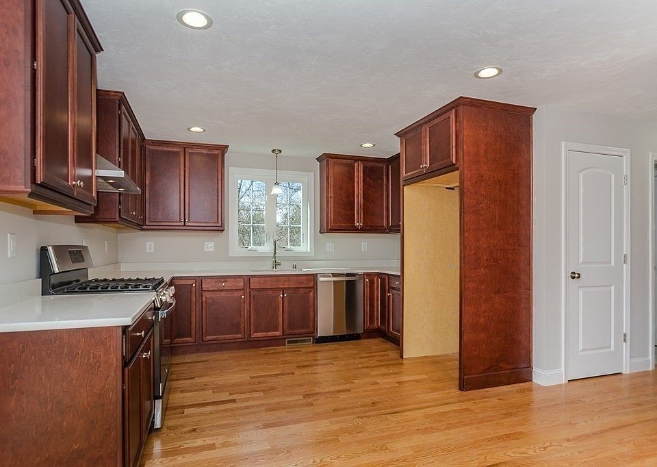 140 Nashua Rd, North Billerica, MA 01862 Zillow