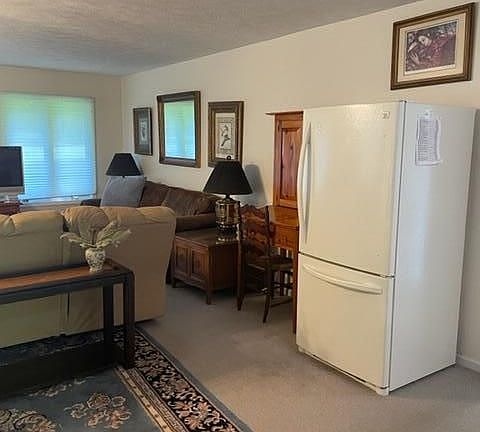 5th image of 124 Cherry Hills Dr