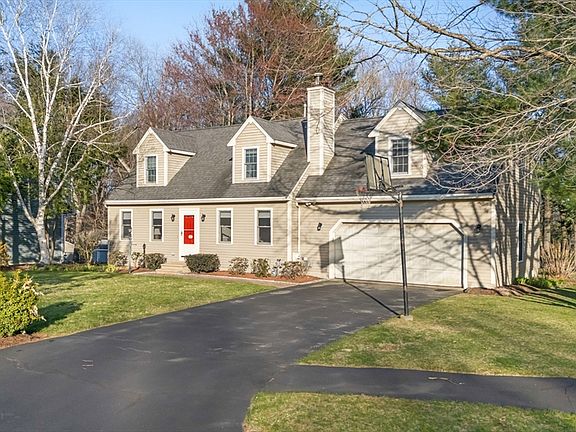 3rd image of 19 Pheasant Hill Dr