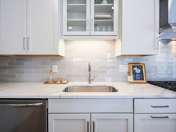 4th image of 55 Thomas Mann Cir Unit 32