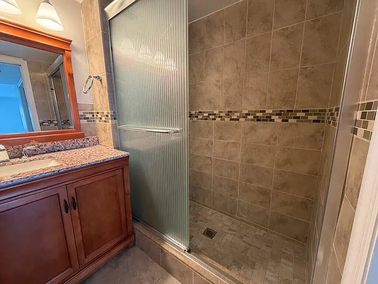 2977 Riverside Dr — Photo 18