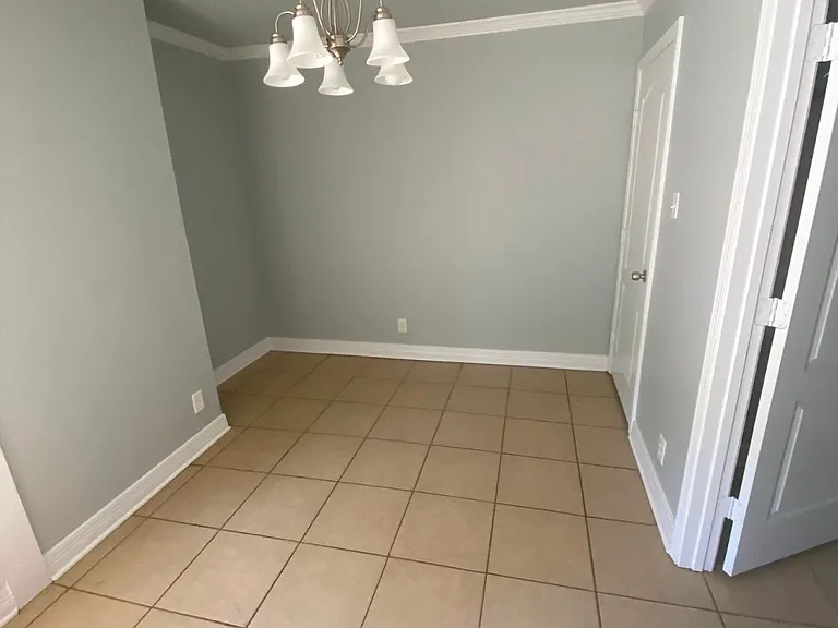 1129 Len St — Photo 3