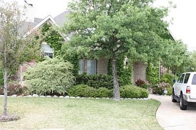 1st image of 813 Camelot Ct