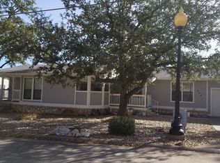 404 Stone Oak St, Ingram, TX 78025