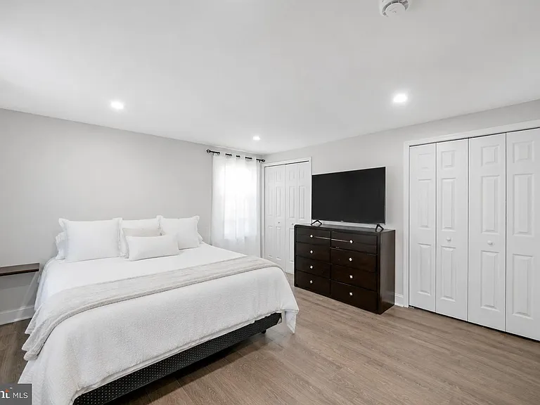 8812 Churchfield Ln — Photo 19