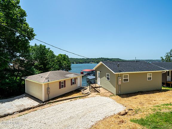 3rd image of 27866 Lyndsey Ln