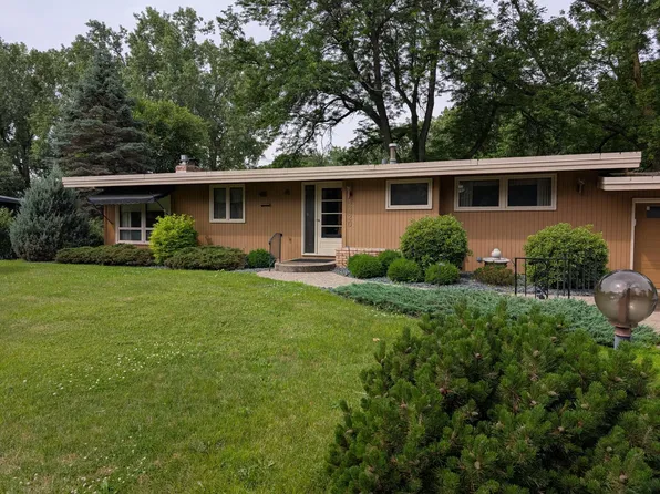 2420 Cedarwood Rdg, Minnetonka, MN 55305