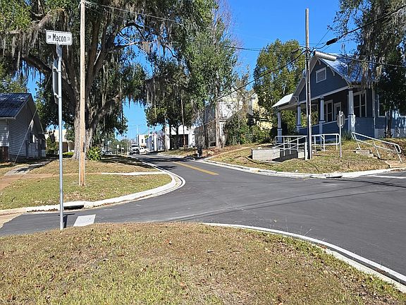 4th image of 338 SW Horry Ave