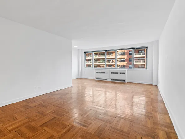 233 East 70th Street 10T image 3 of 14