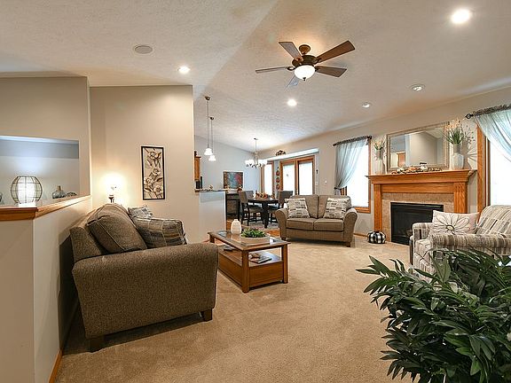 5th image of 1710 Kennedy Dr