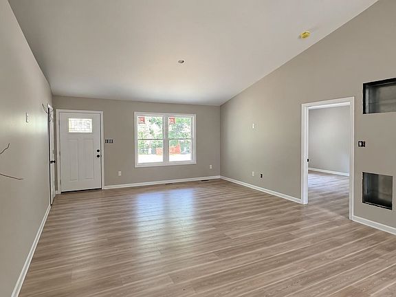 3rd image of 8284 Supinlick Ridge Rd