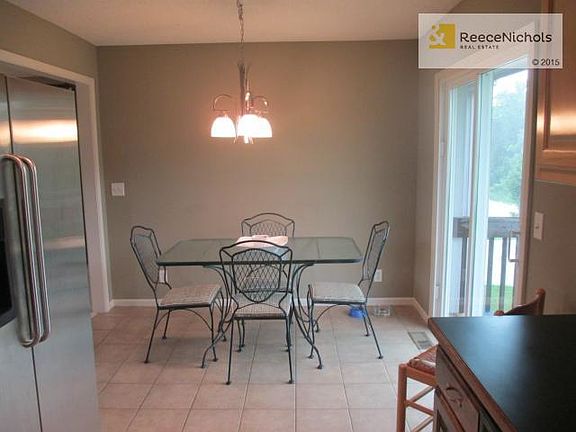 4th image of 1017 NW Dogwood Dr