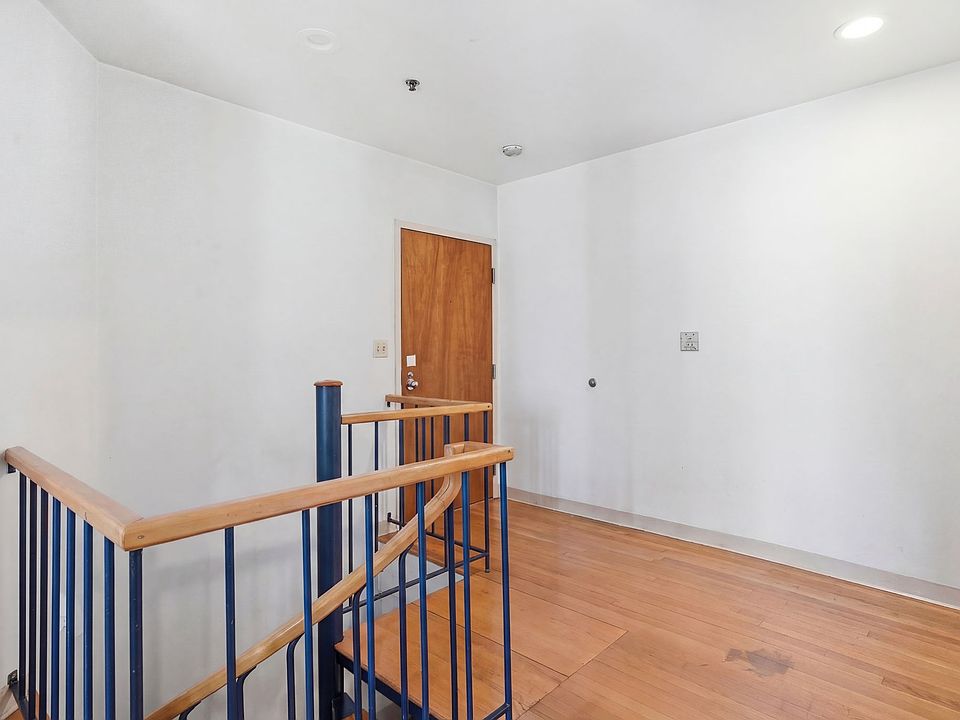 1st image of 105A Gainsborough St #1