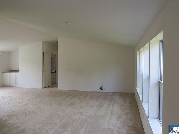 5th image of 43 S Stromberg Ave